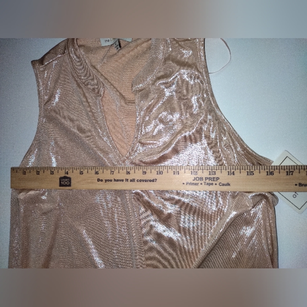 The Line Of Style Shimmery Champagne Color Top Size L Sleeveless V Neck Design - Picture 3 of 3